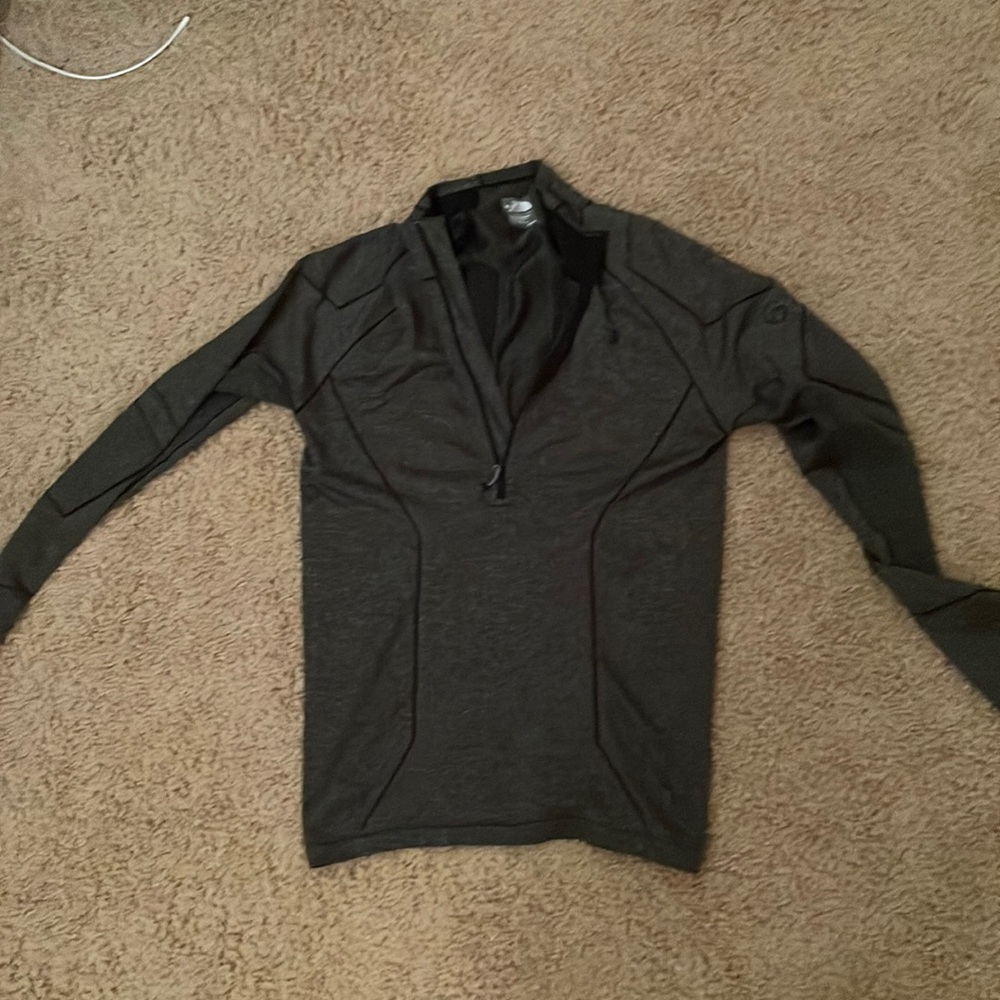 North face pullover